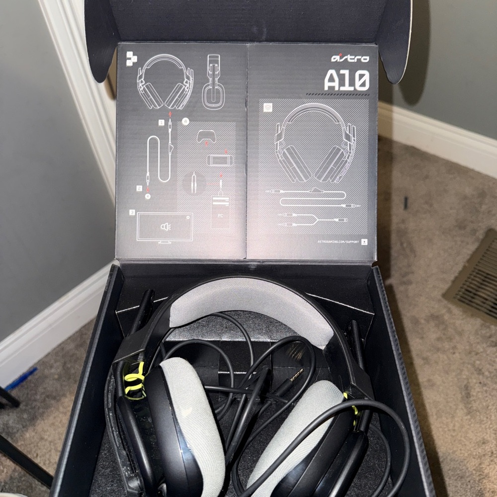 Logitech A10 Headset - Black and Gray